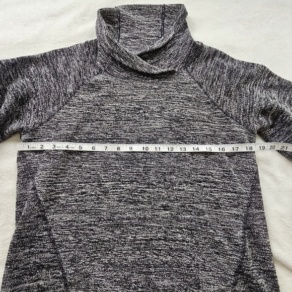 L.L. Bean Cozy Cowl Neck Sweater Gray Marled Knit Size S - Picture 6 of 9